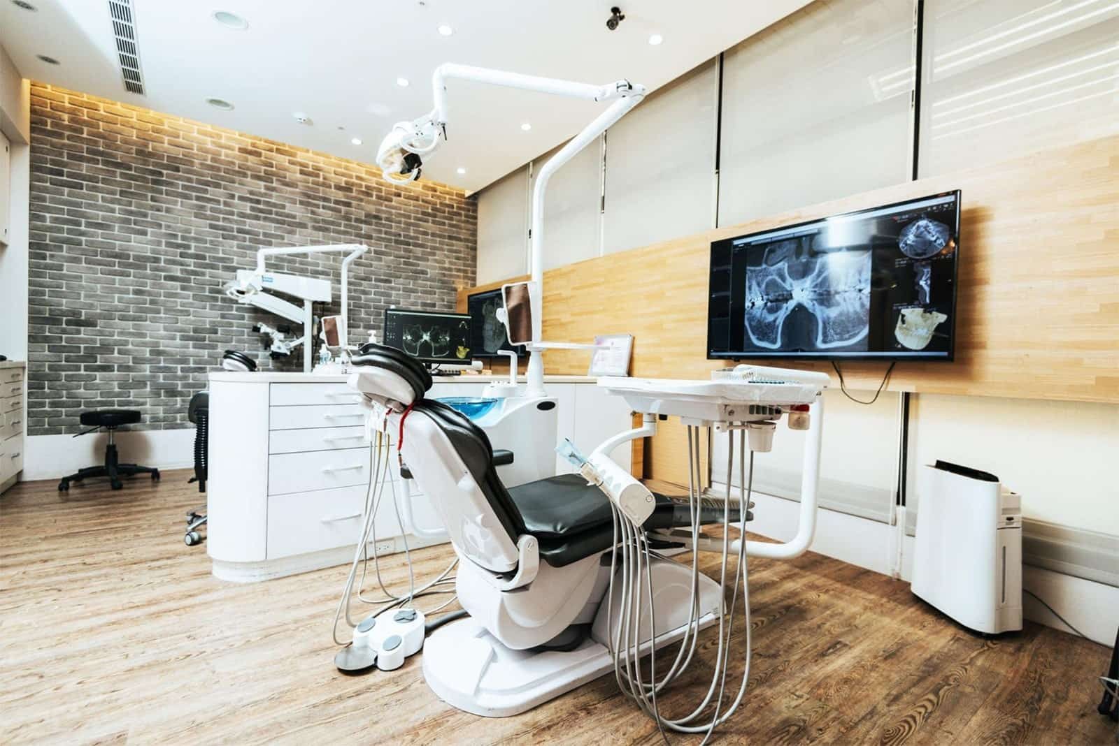 Dental office workstations connected to the practice network and imaging systems